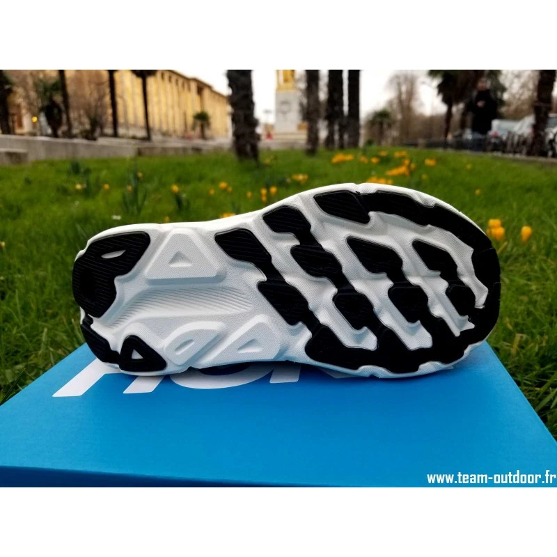 HOKA Clifton 9 Femme Black / Copper 6 HOKA Clifton 9 Femme Black / Copper – Image 6