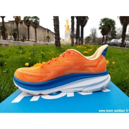 HOKA Clifton 9 Homme Vibrant Orange / Impala – Image 5