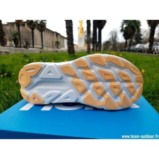 HOKA Clifton 9 Homme Vibrant Orange / Impala – Image 7
