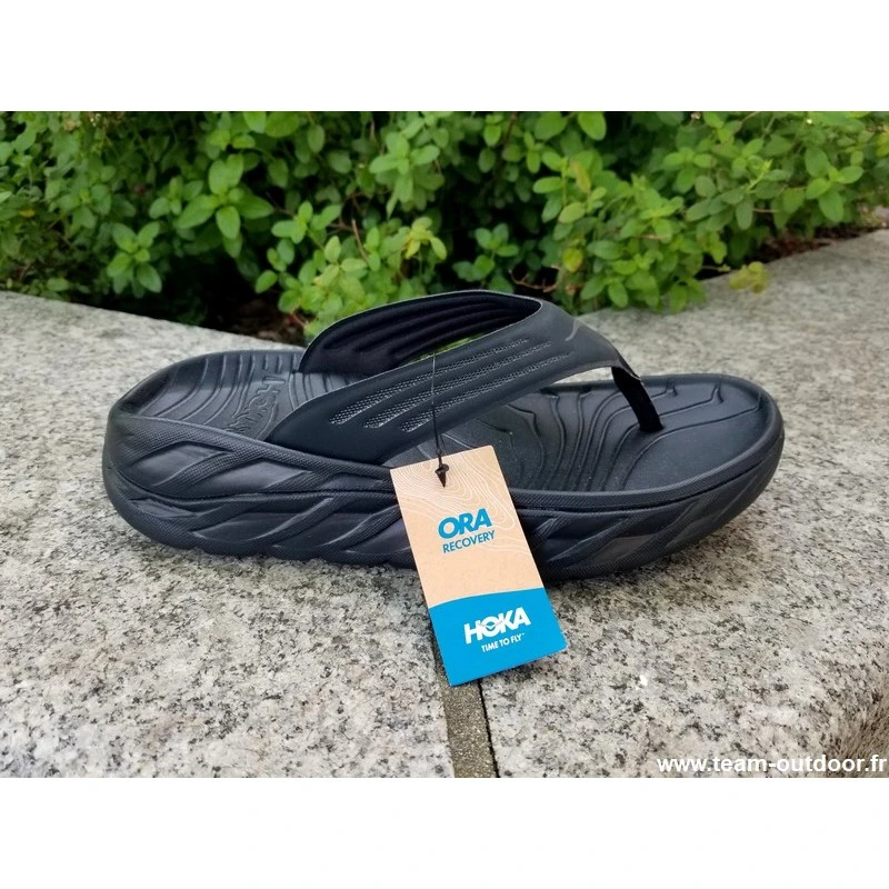 HOKA Ora Recovery Flip Homme Black / Dark Gull Gray 3 HOKA Ora Recovery Flip Homme Black / Dark Gull Gray – Image 3