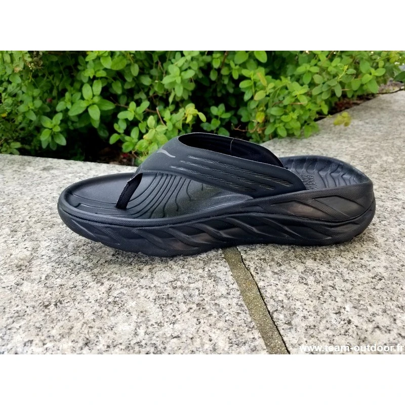 HOKA Ora Recovery Flip Homme Black / Dark Gull Gray 7 HOKA Ora Recovery Flip Homme Black / Dark Gull Gray – Image 7