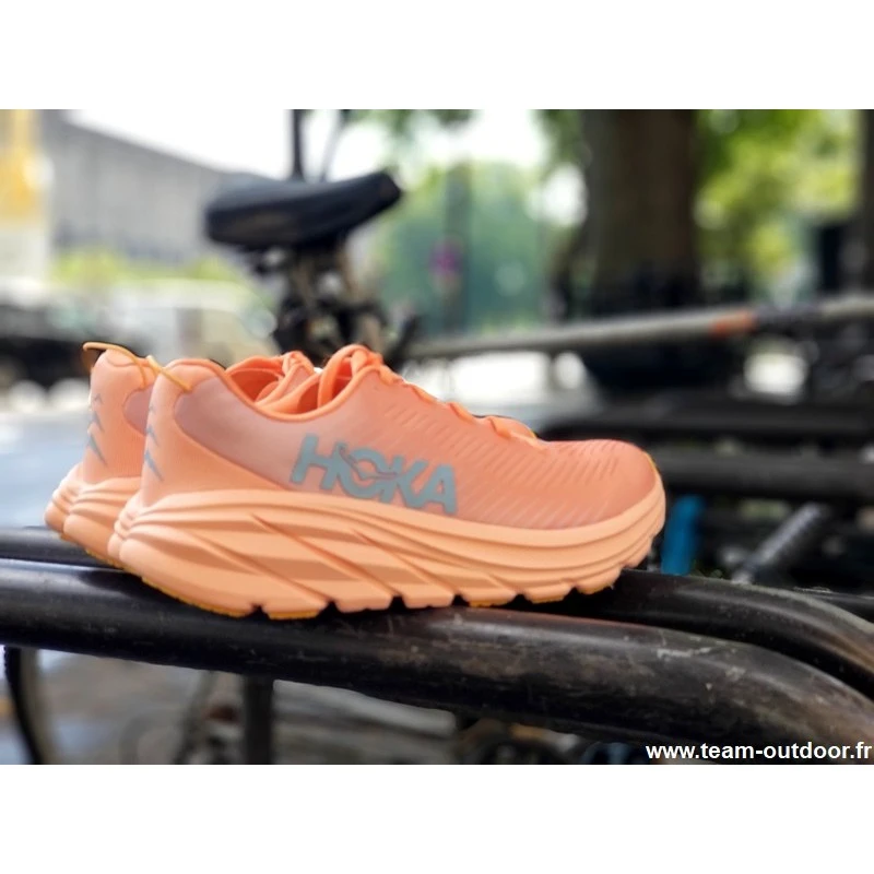 HOKA Rincon 3 Femme Shell Coral / Peach Parfait 1 HOKA Rincon 3 Femme Shell Coral / Peach Parfait